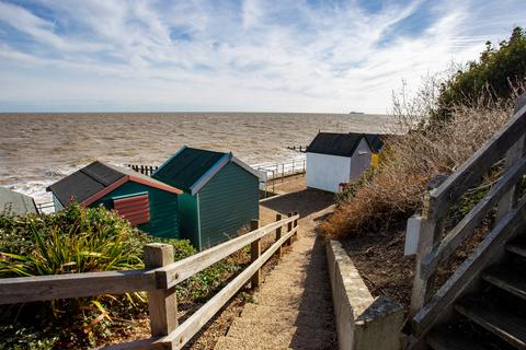 Chalet for sale, Cliff Road, Suffolk IP11