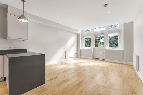 1 bedroom apartment for sale, Coombe Road, Kingston Upon Thames KT2