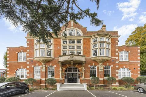 1 bedroom apartment for sale, Coombe Road, Kingston Upon Thames KT2