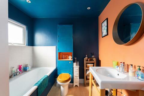 3 Meadowbrook Road, Dorking, RH4 1DH