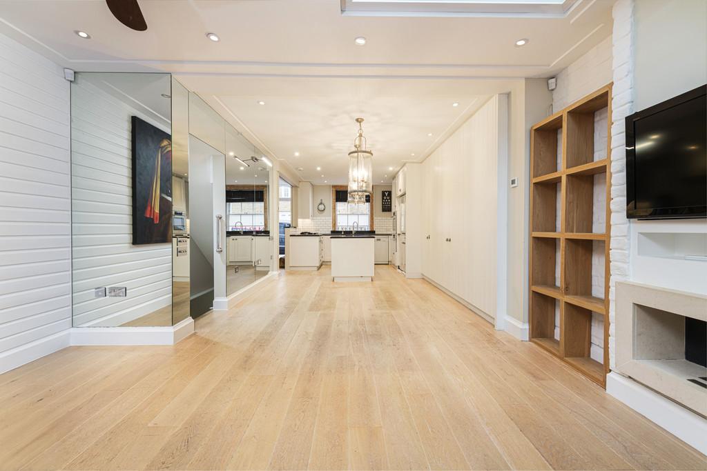 13 St Lukes St Din B