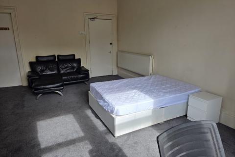 4 bedroom apartment to rent, 2/2, 530 Great Western Road, Hillhead, G12 8EL