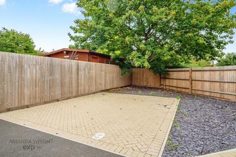 undefined, Kings Road, Bedford MK45