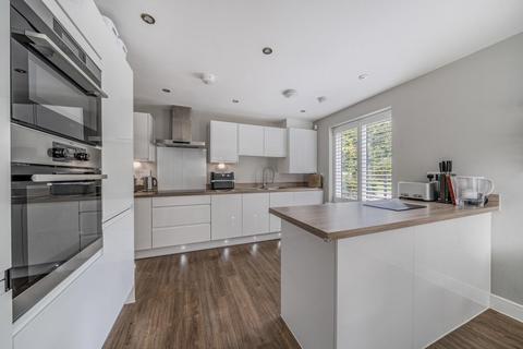 4 bedroom detached house for sale, Gordon Place, West End, Woking GU24