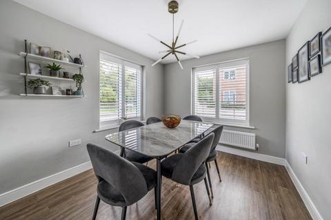 4 bedroom detached house for sale, Gordon Place, West End, Woking GU24