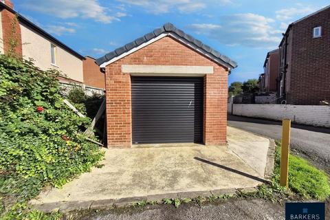2 bedroom end of terrace house for sale, Industrial Avenue, Birstall, Batley