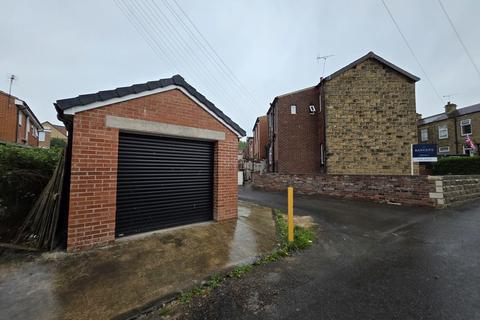 2 bedroom end of terrace house for sale, Industrial Avenue, Birstall, Batley
