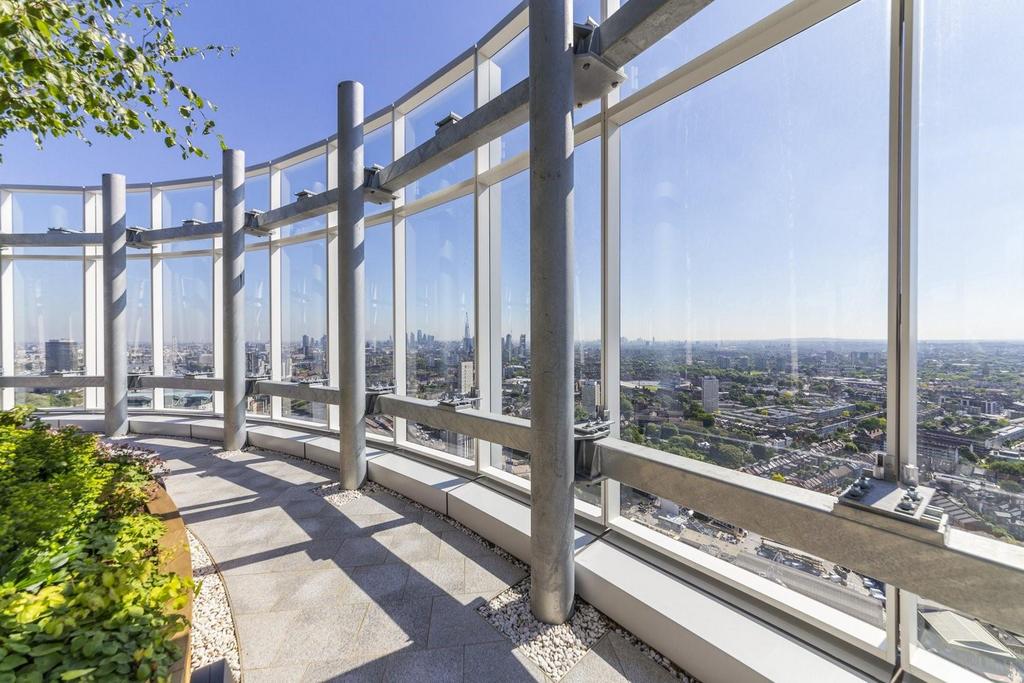 Roof garden sky gardens 1.jpg