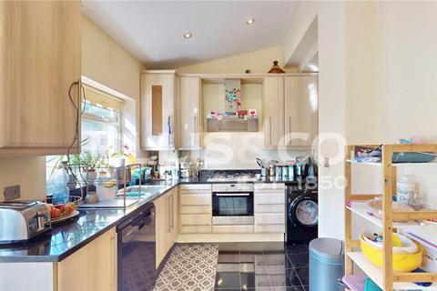 undefined, Rosebank Avenue, Wembley, HA0