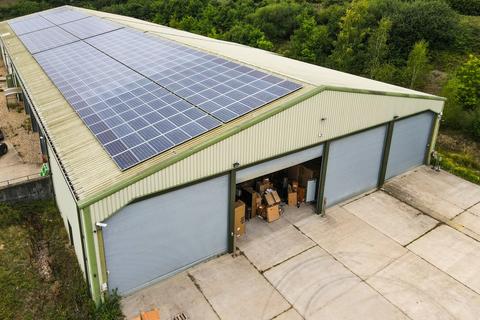 Warehouse to rent, Emms Ln Horsham RH13 0TR