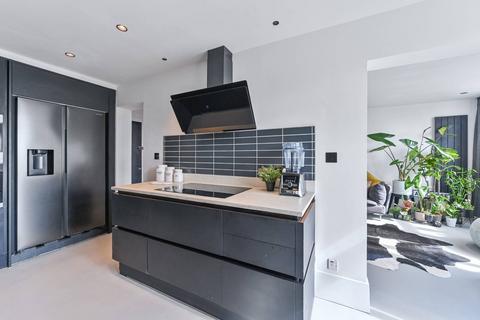 2 bedroom flat for sale, Beckett House, Stockwell, London, SW9