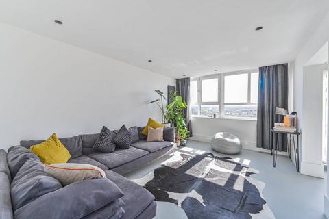 2 bedroom flat for sale, Beckett House, Stockwell, London, SW9