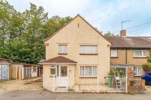 Bishops Close, Sutton, SM1