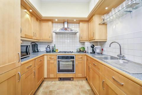 Clapham Road, Oval, London, SW9