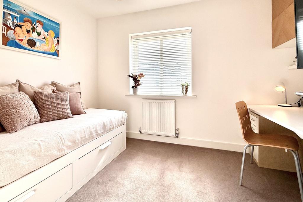 Bedroom / Office