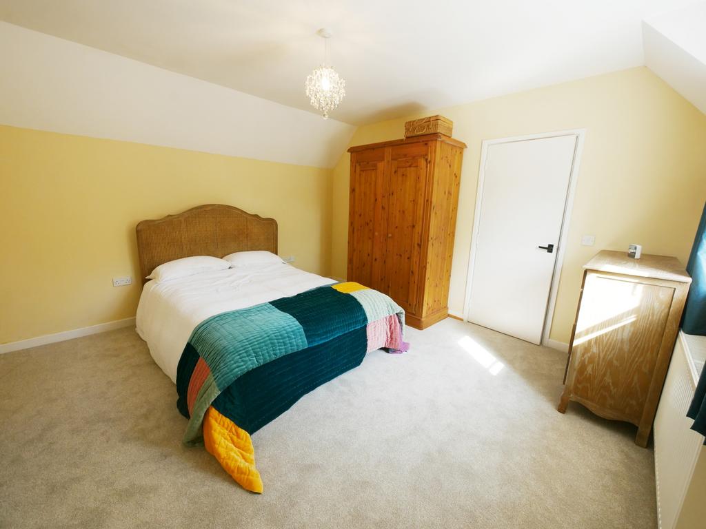Bed 1.