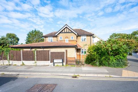 undefined, Villiers Avenue, Surbiton, KT5