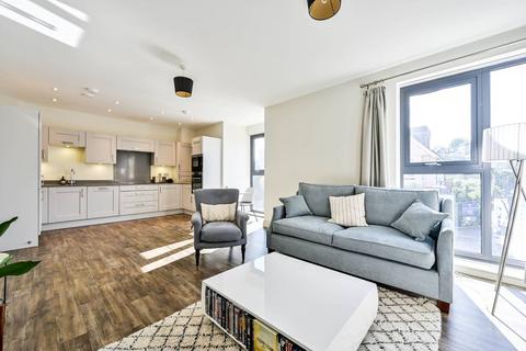 2 bedroom flat for sale, Queens Place, Guildford, Surrey, GU2