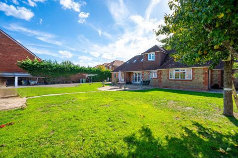 3 bedroom bungalow for sale, Dalmead, Guildford, GU3