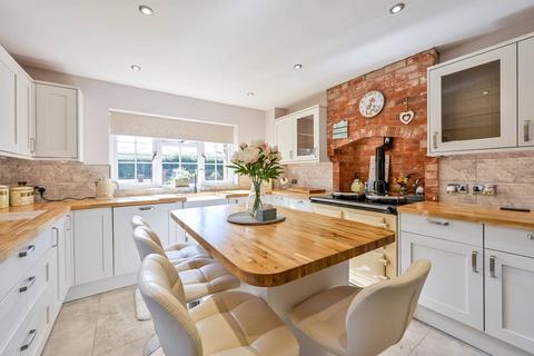 3 bedroom bungalow for sale, Dalmead, Guildford, GU3