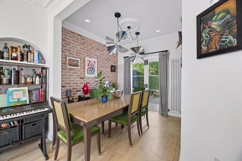 undefined, Hogarth Hill, Hampstead Garden Suburb, NW11