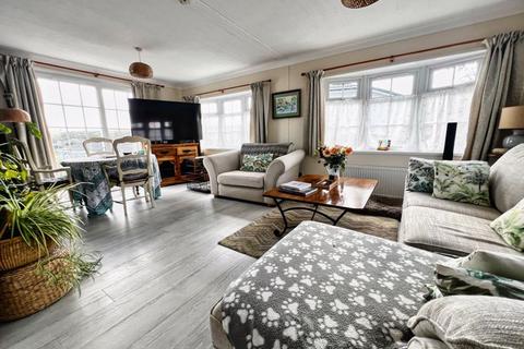 3 bedroom retirement property for sale, 34 Heronston Lane, Bridgend