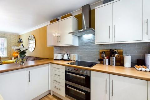 3 bedroom end of terrace house for sale, 1 Banks Court, Horncastle