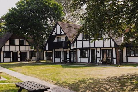 undefined, 26 Tudor Court, Tolroy Manor
