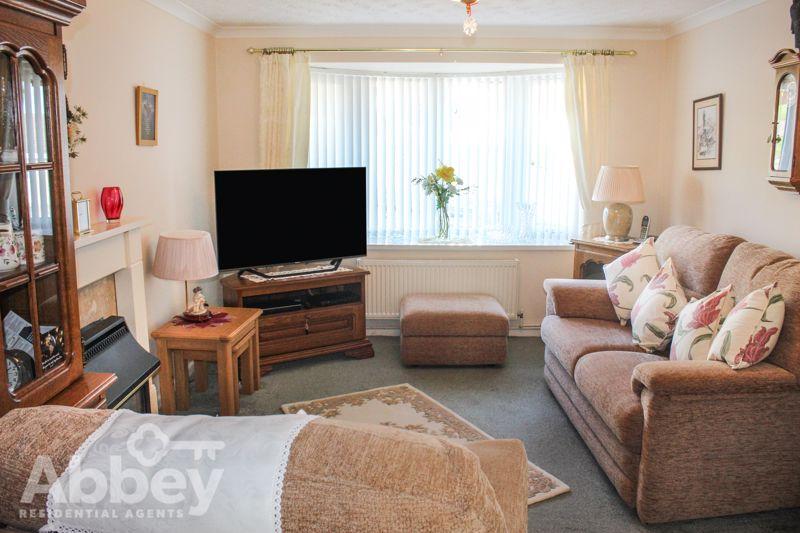 Lounge 2