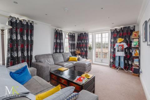 2 bedroom flat for sale, Sea Road, Bournemouth BH5