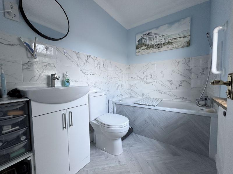 En Suite Bathroom