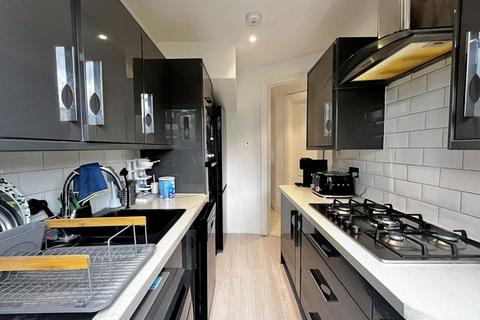 3 bedroom semi-detached house for sale, Wadham Gardens, Greenford