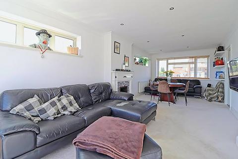 3 bedroom terraced house for sale, Canvey Road, Canvey Island