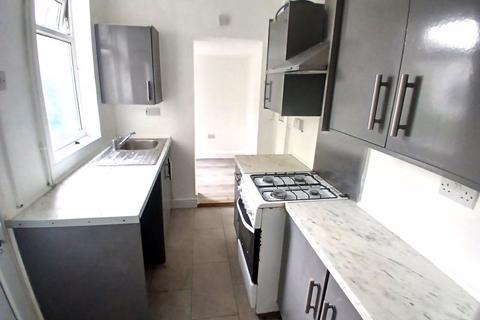 2 bedroom end of terrace house for sale, Clifton Road, Aylestone