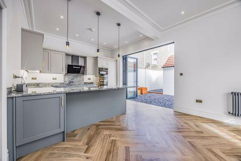 4 bedroom end of terrace house for sale, Festing Grove, Southsea