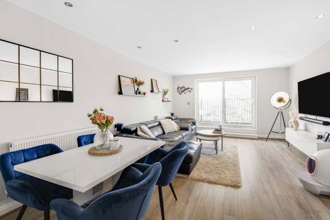 Boston Road, London W7