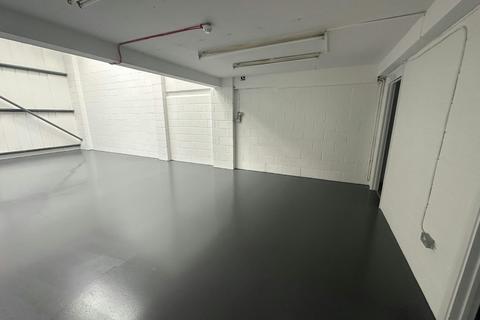 Warehouse to rent, Southern Rd Aylesbury HP19 9EW