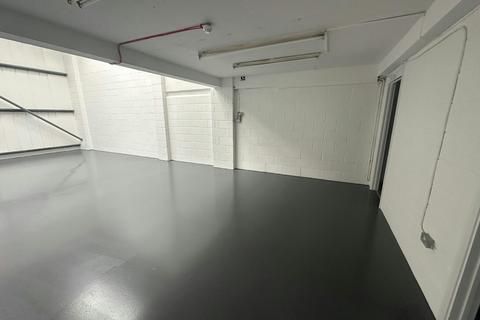 Warehouse to rent, Southern Rd Aylesbury HP19 9EW