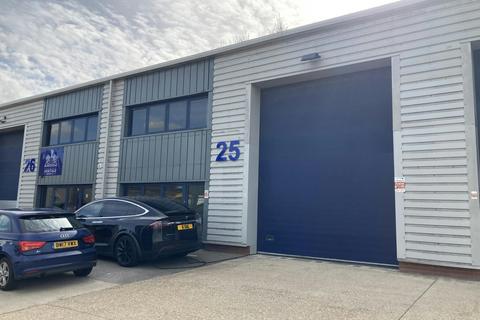 Warehouse to rent, Southern Rd Aylesbury HP19 9EW