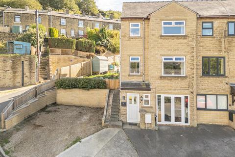 Featherbed Close, Greetland, Halifax