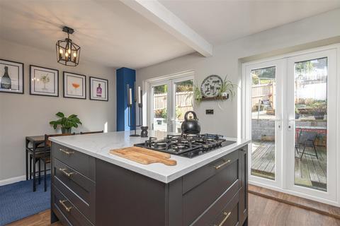 3 bedroom townhouse for sale, Featherbed Close, Greetland, Halifax