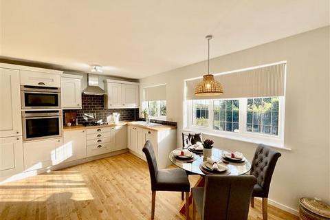 3 bedroom detached house for sale, Martin Rise, Eckington, Sheffield, Derbyshire, S21 4HH