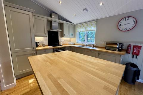 2 bedroom lodge to rent, Golden Cross Park, Golden Cross, BN27