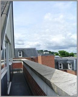 Office to rent, Portsmouth Rd Esher KT10 9AA