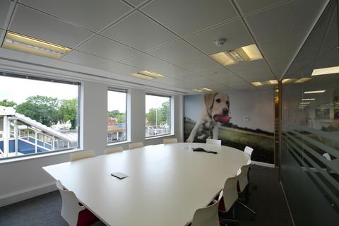 Office to rent, Station Appr West Byfleet KT14 6NW