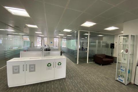 Office to rent, St. Marks Hl Surbiton KT6 4QD