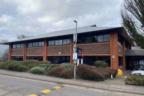 Office to rent, 2-3 Wintersells Rd Byfleet KT14 7LF