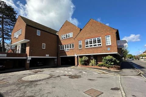 Office to rent, Summer Rd Thames Ditton KT7 0QF