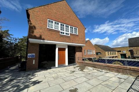 Office to rent, Summer Rd Thames Ditton KT7 0QF
