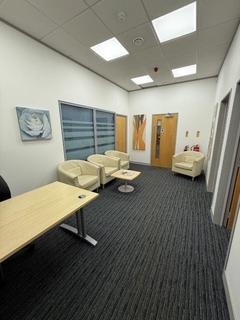 Industrial unit to rent, Leatherhead Rd Chessington KT9 2NY